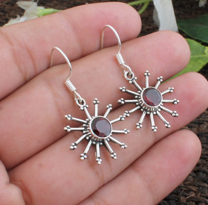 ต่างหูโกเมนสีแดงธรรมชาติ เงินแท้ 925 ต่างหูแบบติดหู โกเมนไพโรเปแท้ เครื่องประดับโกเมน ขายส่งจากผู้ผลิต - Product Image 3