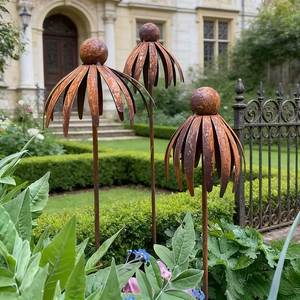 EUROHOME INTERNATIONAL Red Galvanized Steel Starburst Garden Stakes Outdoor Decor Simple Style Plastic Coated for Yard and Patio - Product Image 4