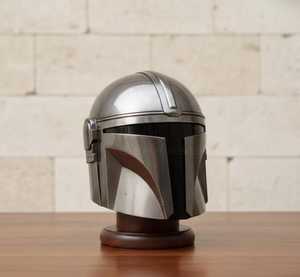 Casco de Metal Beskar Estilo Mandaloriano Hecho a Mano para Cosplay de Ciencia Ficción, Armadura de Exhibición, Regalo, Antiguo Moderno Grabado - Product Image 5