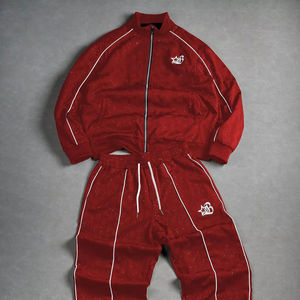 Conjunto Deportivo Rojo Unisex de Talla Grande con Adornos de Diamantes de Imitación, Logotipo Frontal Personalizable, Venta al Por Mayor - Product Image 1