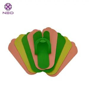 Pantoufles d'invités jetables avec tongs en mousse multicolore de haute qualité avec prix d'usine et matériau écologique doux à porter - Product Image 1