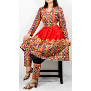 Robe longue traditionnelle afghane pour femmes, vêtement ethnique élégant et magnifique pour mariage, festival ou soirée. - Product Image 4