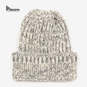 Bonnets d'hiver personnalisés avec broderie de logo, bonnets à visière en gros sous marque privée, chapeaux tricotés OEM ODM, couvre-chefs personnalisés en gros - Product Image 4