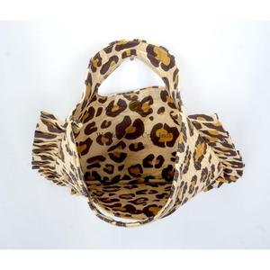 Sac messager en tissu matelassé 100% coton, imprimé léopard, avec fermeture magnétique à volants, poignée longue, taille moyenne - Product Image 3