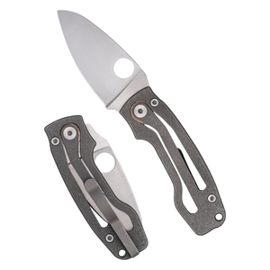 Navajas plegables compactas plateadas con hoja de acero inoxidable de filo liso, mango de marco abierto gris y clip metálico para bolsillo. - Product Image 1