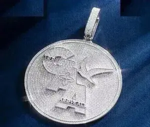 Pendentif personnalisé Hip Hop Moissanite avec logo, collier médaillon rond glacé, style luxe bling rappeur, bijoux personnalisés pour hommes - Product Image 2
