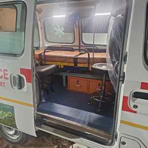 NUEVA AMBULANCIA MARUTI EECO PARA TRANSPORTE DE PACIENTES EN EXCELENTE ESTADO, GASOLINA, AUTOMÁTICA, ESTÁNDAR DE EMISIÓN BS6 - Product Image 2