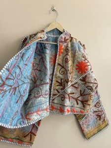 Veste brodée Suzani vintage faite à la main pour femme, style bohème ethnique, cadeau pour elle - Product Image 6