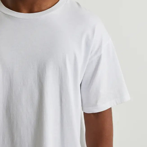 เสื้อยืดคอกลมแขนสั้นสีขาวทรงโอเวอร์ไซส์สำหรับผู้ชาย ผ้าฝ้ายเจอร์ซีย์ 100% สีพื้นเรียบ สไตล์ลำลอง ทรงปกติ ย้อมสีพื้น แบบถัก - Product Image 2
