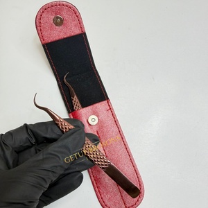 Pince à épiler pour cils GETUP BROSONS IMPEX de haute qualité, en acier inoxydable courbé, couleurs or rose plasma, pointe lisse, poignée diamantée - Product Image 1