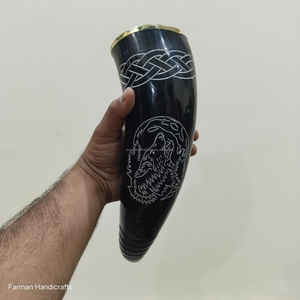 Cuerno Vikingo de Lujo Grabado a Medida, Hecho a Mano con Cuerno Natural de Buey, 500-700ml, Antiderrames, al Mejor Precio - Product Image 4