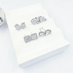 Pendientes de Zirconia Blanca con Baño de Rodio, Diseño Cuadrado, Gran Apariencia, Calidad Oro, Joyería de Moda Popular, Venta Caliente - Product Image 5