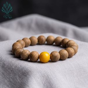 Bijoux en bois d'agar faits à la main exclusifs, bracelet classique en bois d'agar naturel vietnamien avec corail jaune AL-SV-0030-10 unisexe - Product Image 4