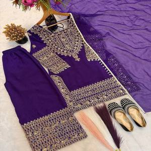 Conjunto Sharara VASTRA COTTAGE con Top Bordado de Seda Gruesa y Texturizada, Mangas Largas y Dupatta con Lentejuelas, Ideal para Eventos Festivos - Product Image 4