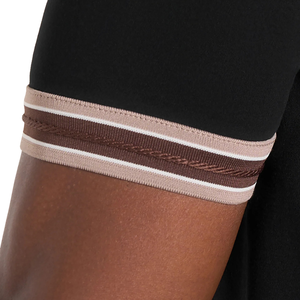 T-shirt homme col rond manches courtes, poignets à rayures contrastées, petit imprimé poitrine, coupe ajustée, décontracté, vente en gros, personnalisable OEM, en jersey de coton - Product Image 6