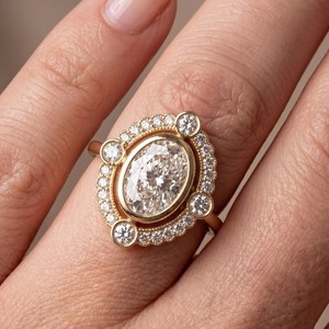 Vintage 2.02CT VS1 Oval Cut <b>Diamond</b> Classic Halo <b>Ring</b> For Women's Lab Grown 14K Yellow Gold Fine Wedding Proposal Gift For Bride - Product Image 2