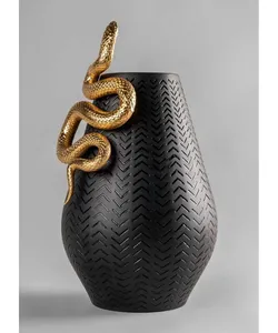 Jarrón de Hierro Hecho a Mano Estilo Art Deco con Diseño de Serpiente para Decoración de Mesa de Cumpleaños ZAHID EXPORTS - Product Image 4
