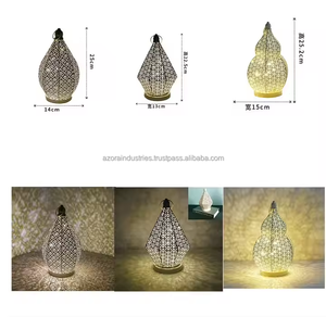 Nuevo soporte de vela de hierro Retro, decoración colgante cuadrada Retro para el hogar, Navidad, Año Nuevo, soporte de lámpara de viento hueco - Product Image 5