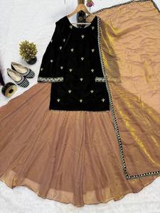 Dernier modèle de Lehenga Kurta indien traditionnel de créateur, en velours, haute couture, hiver, réversible, protection solaire, style Bollywood, pour mariage - Product Image 4