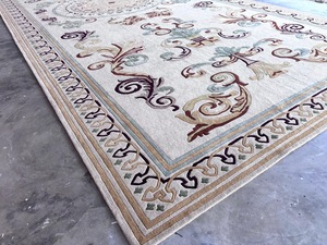 Stylish Hand-Tufted <b>Rugs</b> for Living Room Interiors | Comfortable and Durable Flooring Solutions - Product Image 4