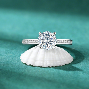Anillo de Moissanita Redonda de 2 Quilates Chapado en Platino, Anillo de Compromiso Elegante para Mujer con Certificación GRA - Product Image 5