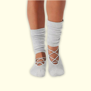 Calcetines de Pilates Personalizados para Estudio de Reformer, Estilo Ballet, Calcetines Antideslizantes de Punto Holgado para Mujer JZVINA Ballerina con Tira Cruzada - Product Image 1