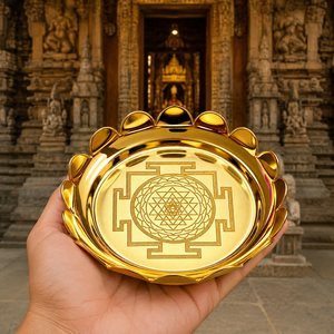 Cuenco de Latón Hecho a Mano con Diseño de Loto y Shri Chakra, Cuenco Tradicional Hindú para Pooja, Decoración Espiritual para Meditación, Yantra Sagrada, Objeto Religioso - Product Image 4