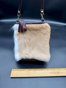 กระเป๋าคลัทช์ขนสัตว์เทียมสีเทาพร้อมซิปปิด ของตกแต่งแฟชั่น - Product Image 4