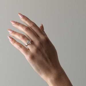 Bague de fiançailles en diamant de laboratoire taille marquise vintage en gros, or massif 14K 18K personnalisé, accent baguette, sertissage chaîne Art Déco - Product Image 3