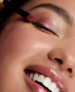 Pincel de sombra de ojos | Bobbi Brown - Product Image 2