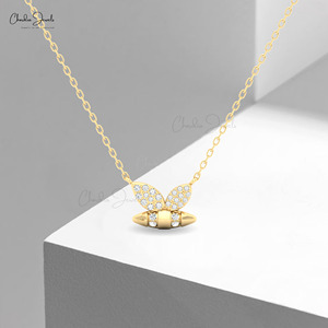 Collier avec pendentif papillon en or jaune 14 carats, diamants 0,16 CTW, bijoux fins minimalistes inspirés de la nature pour femmes - Product Image 6