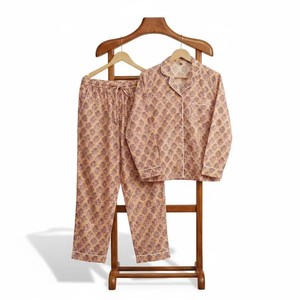 Ensemble de pyjama en coton à imprimé floral, ensemble de pyjama, tenue de nuit pour adulte, vêtements de nuit, pyjama de demoiselle d'honneur - Product Image 1