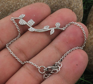 สร้อยคอจี้เงินแท้ 925 ชุบแพลตตินัม สไตล์วินเทจ ดีไซน์สวยงาม ประดับด้วยเพชร CZ สำหรับทุกเพศ พร้อมสายแบบกล่อง ยาว 18 นิ้ว สีขาว เหมาะเป็นของขวัญ - Product Image 3