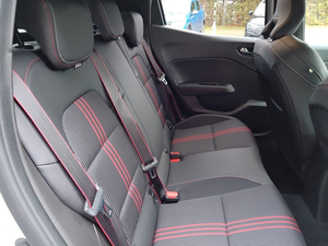 VOITURE D'OCCASION 2022 RENAULT CLIO AWD 24 700 KM GRIS MÉTALLIQUE 100 CV 5 PLACES 4 CYLINDRES TRANSMISSION AUTOMATIQUE - Product Image 3