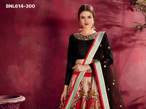 ชุดเลเฮนกา-โชลีและผ้าคลุมไหล่ ดีไซน์ทันสมัย ผ้าไหมศิลปะคุณภาพดี ปักเลื่อมลายดอกไม้สีสันสดใส แฟชั่นสำหรับผู้หญิง - Product Image 6