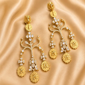 Magnifiques boucles d'oreilles en laiton plaqué or de qualité supérieure avec zircon, look élégant et tendance pour femmes et filles, collection mariage - Product Image 1