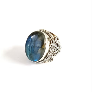 Handcrafted <b>Labradorite</b> Gemstone <b>Ring</b> 925 Sterling Silver Designer Oval Stone Jewelry Wholesale Jewelry - Product Image 2