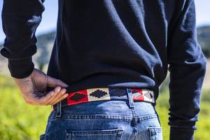 Cinturón de Cuero Polo Personalizado OEM, Cinturón Formal Bordado de Cuero Genuino con Hebilla de Hierro, Resistente y Ecológico, para Hombre y Mujer - Product Image 4