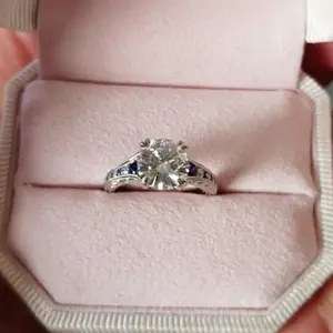 Anillo de Compromiso con Moissanita de Corte Redondo de 2.56 TCW, Plata de Ley, Estilo Vintage, TISHYA DIAMOND - Product Image 3