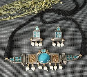 Conjunto de Collar Gargantilla Bohemio de Plata Oxidada y Chapado en Oro de Dos Tonos con Piedra Monalisa y Pendientes de Perlas para Mujer - Regalo de Boda - Product Image 2