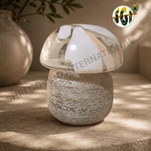 Portavelas Decorativo Premium de Vidrio con Forma de Hongo y Tapa - Product Image 4