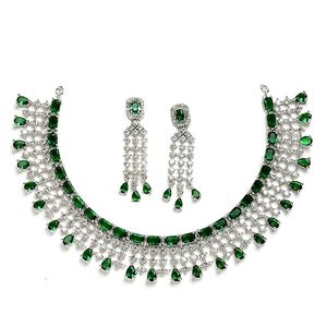 Ensemble collier et boucles d'oreilles plaqué or avec design floral, cristaux verts, strass et pompon, style classique pour femme, bijoux de mariage - Product Image 1