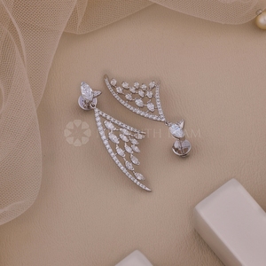 Boucles d'oreilles en diamants de qualité supérieure, taille marquise et ronde, cultivés en laboratoire, en or blanc, bijoux fins pour femmes, provenant d'Inde. - Product Image 4