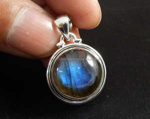 Pendentif de créateur en argent sterling 925 forme ronde pendentif en labradorite cabochon bleu feu pendentif de créateur en argent labradorite - Product Image 2