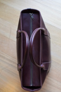 Fabricante mayorista de bolsos de mano de cuero para mujer, nuevo diseño de moda, duraderos, de alta demanda, ecológicos. - Product Image 3
