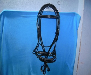 Brida de cuero negra para caballo inglés con ceñuelo ajustable y juego de riendas, equipo de equitación, fabricante Kanpur India - Product Image 4