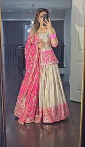 Venta al por Mayor de FATEMA FASHION, Traje de Fiesta de Boda Indio, Top Salwar Kameez Bordado con Lentejuelas de Chinon Puro, Dupatta Bordada - Product Image 3