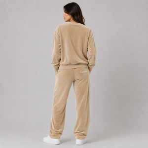 Conjunto Deportivo de Terciopelo de Lujo para Mujer, Sudadera con Cuello Redondo, Pantalones con Cordón, Bordado Personalizado, Ropa Casual Unisex para Otoño - Product Image 3