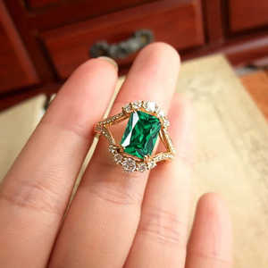 Anillo de Compromiso de Plata de Ley 925 con Circonita Cúbica de Corte Esmeralda de 3.00 CT, Estilo Vintage, Plateado, para Boda - Product Image 2