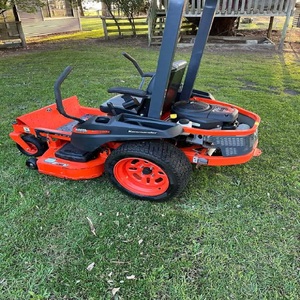 Tondeuse autoportée commerciale Kubota Zero Turn 42 pouces, moteur essence 764cc, tracteur de jardin puissant, machine à couper l'herbe - Product Image 1